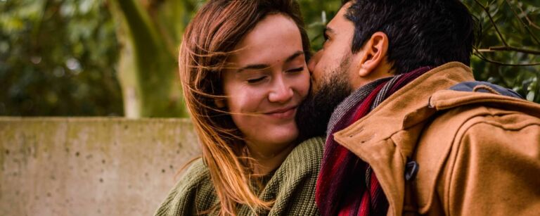 Hyväkysymys.fi provides information and support for relationships.